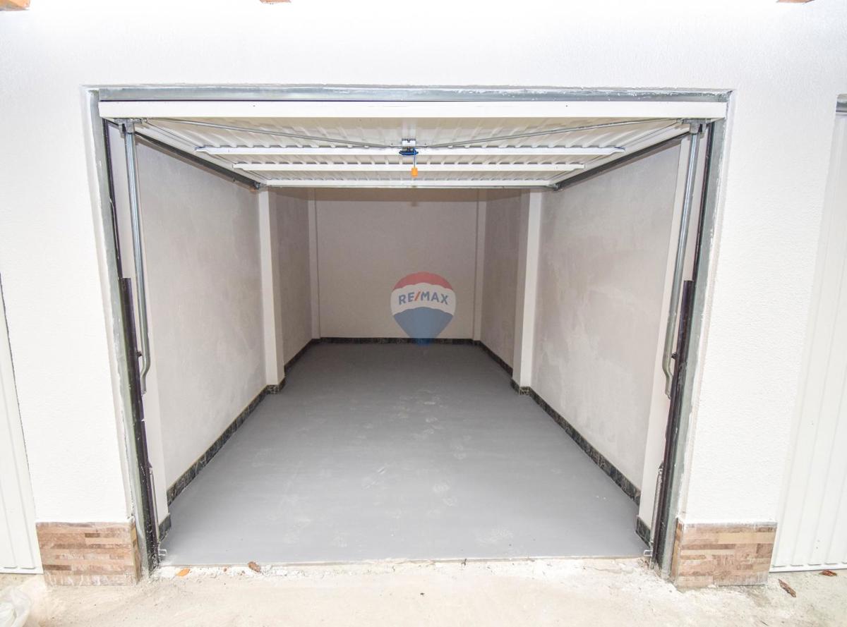 Garaža Donji grad, Donji Grad, 12,80m2