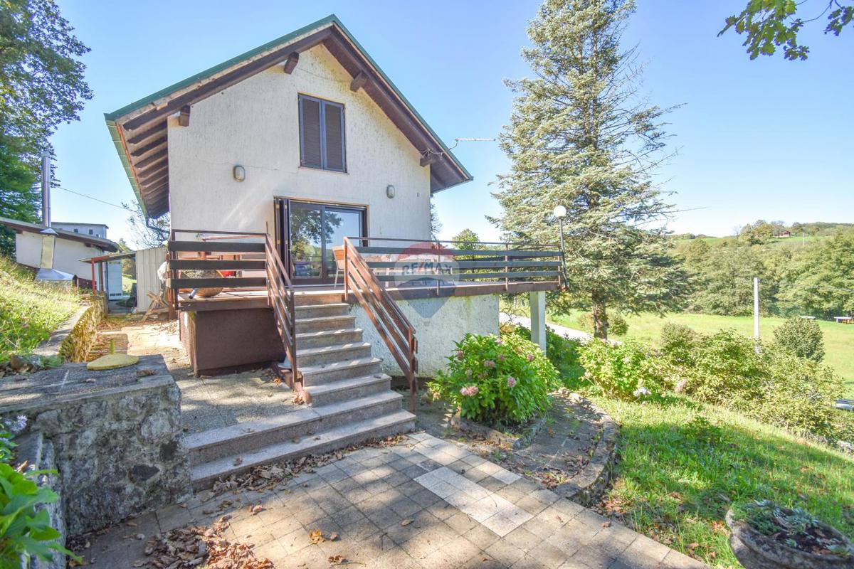 Hiša Cerovački Galovići, Duga Resa, 170m2