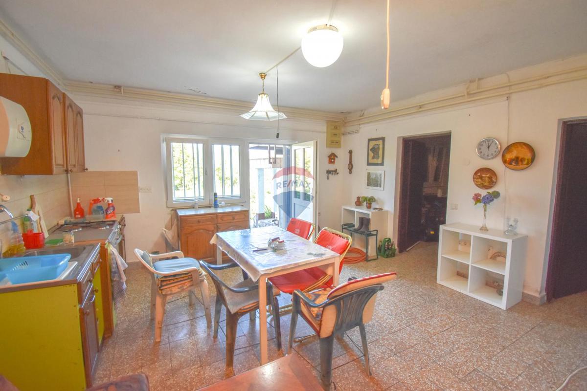 Hiša Cerovački Galovići, Duga Resa, 170m2