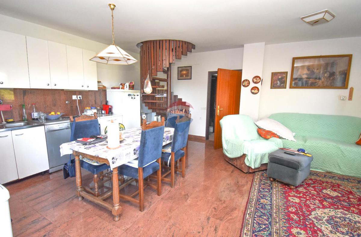 Hiša Cerovački Galovići, Duga Resa, 170m2