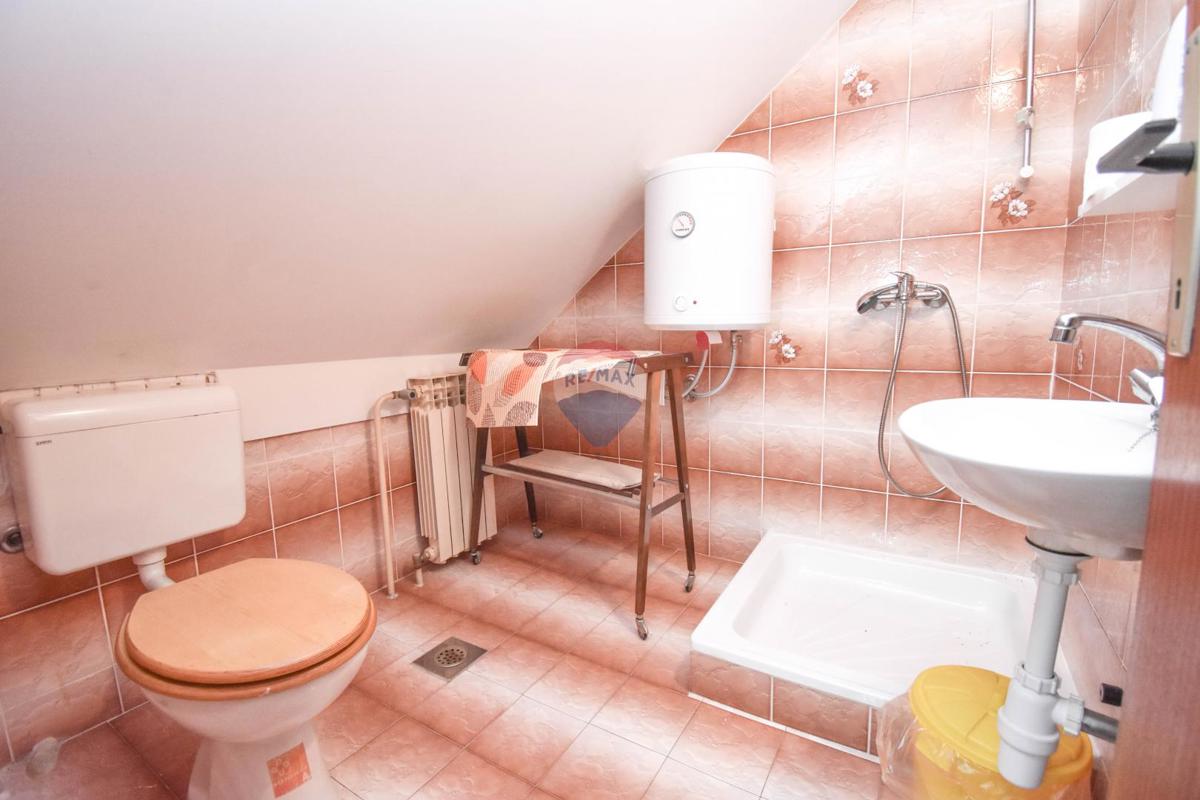 Hiša Cerovački Galovići, Duga Resa, 170m2