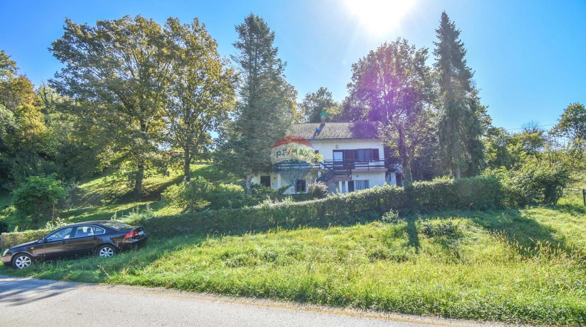 Hiša Cerovački Galovići, Duga Resa, 170m2