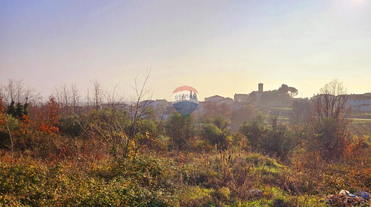 Stavbno zemljišče Brtonigla, 900m2