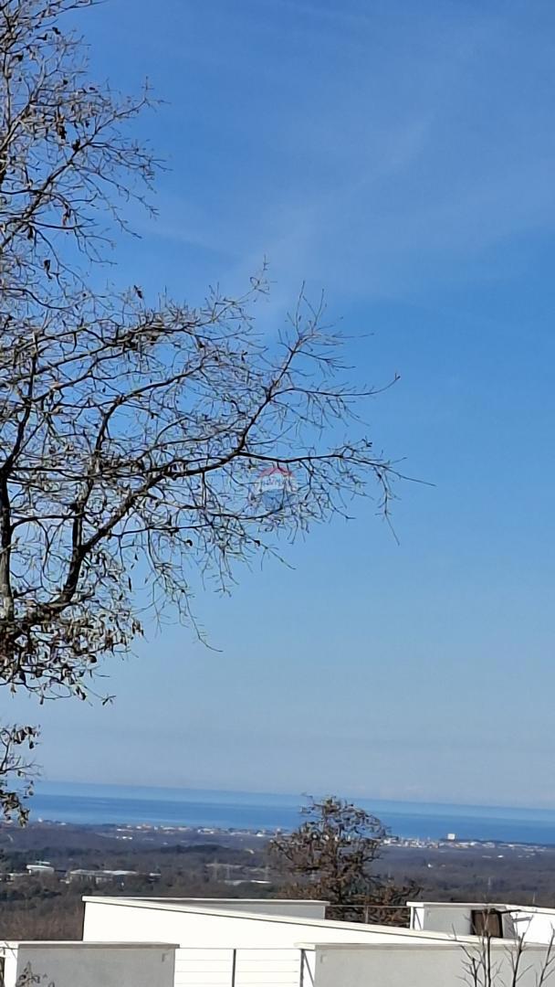 Stavbno zemljišče Momjan, Buje, 9.442m2