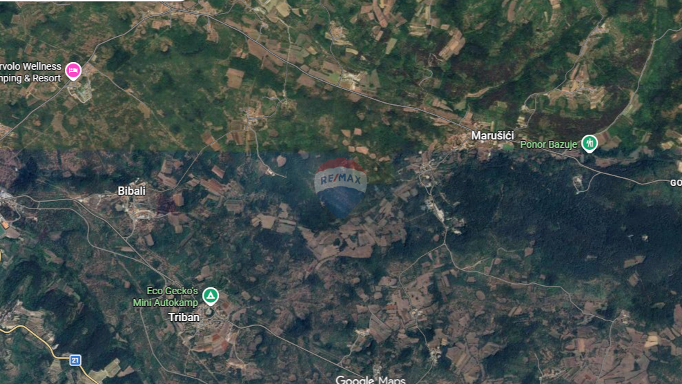 Stavbno zemljišče Momjan, Buje, 9.442m2