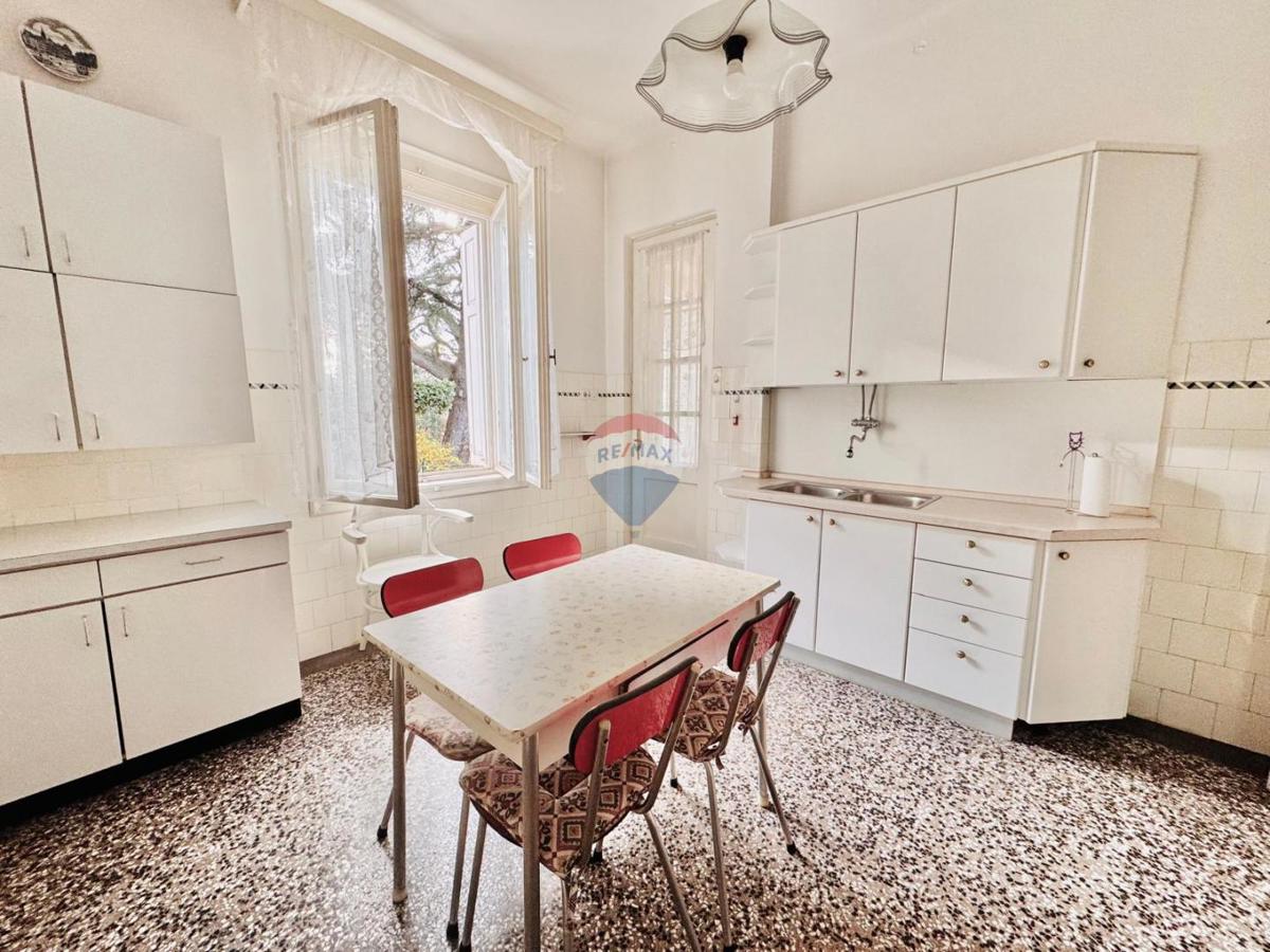 Hiša Pećine, Rijeka, 465m2