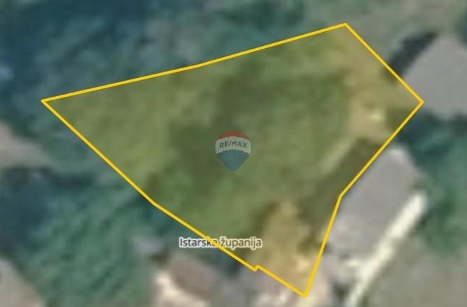 Stavbno zemljišče Sošići, Kanfanar, 325m2