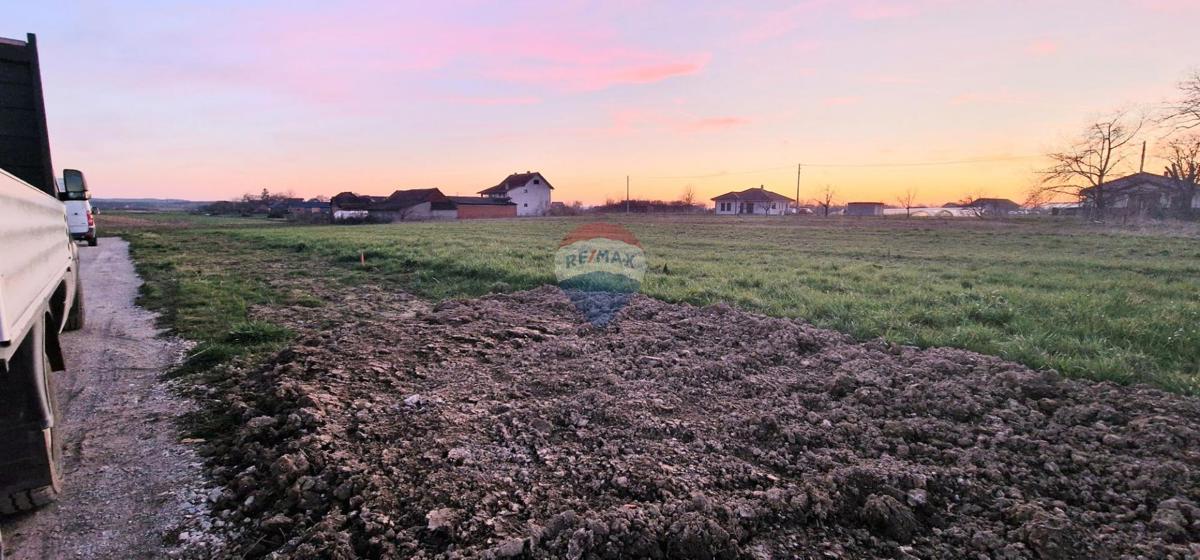 Stavbno zemljišče Odranski Obrež, Brezovica, 782m2