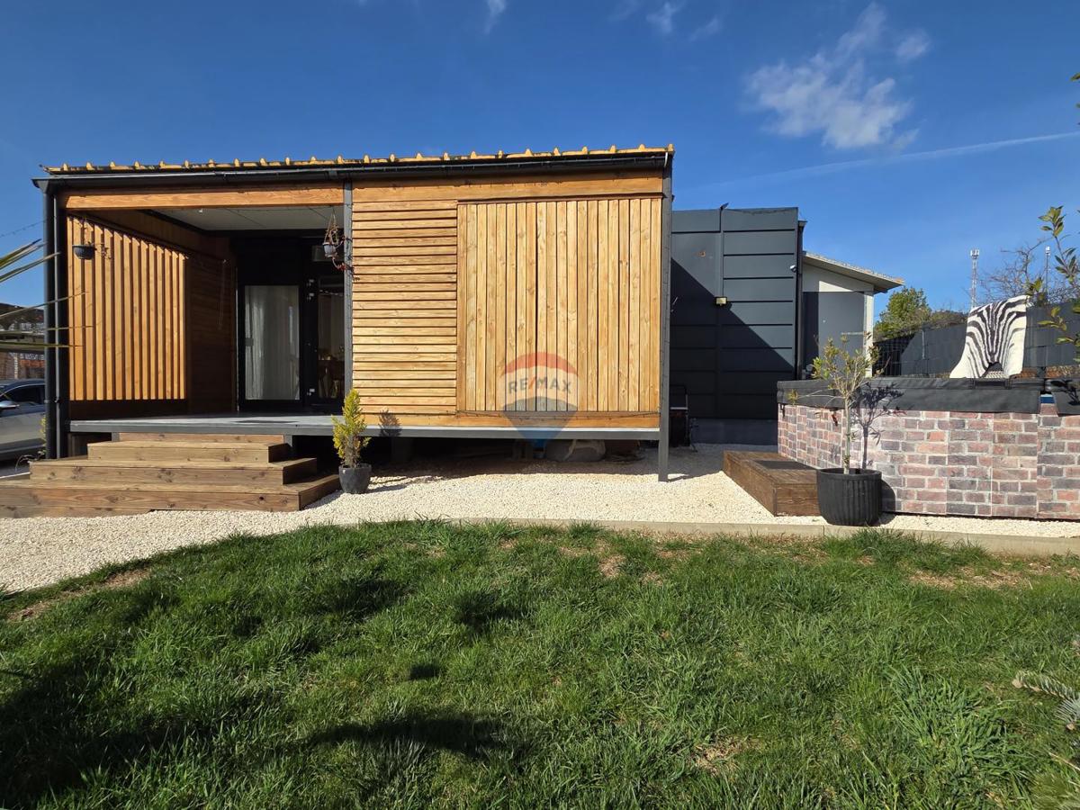 Stavbno zemljišče Rovinj, 645m2