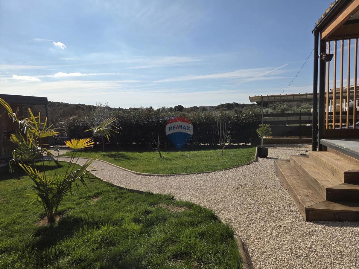 Stavbno zemljišče Rovinj, 645m2