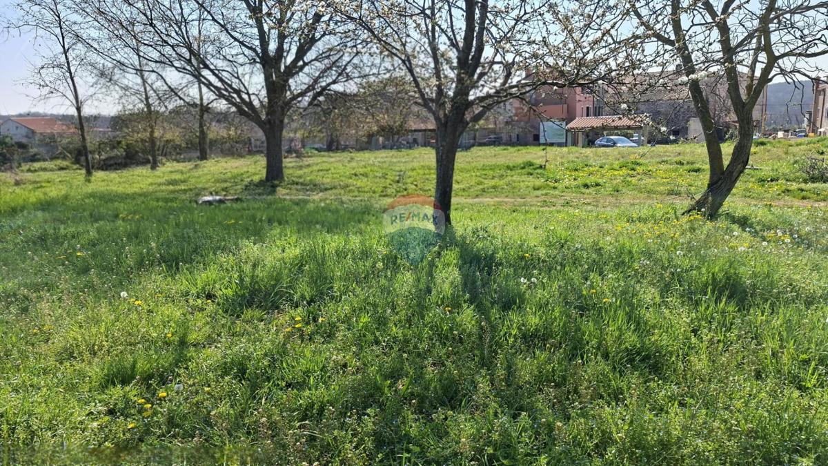 Stavbno zemljišče Fiorini, Brtonigla, 520m2