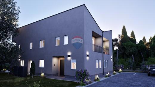 Lovrečica – Dvojček kot investicija ob morju