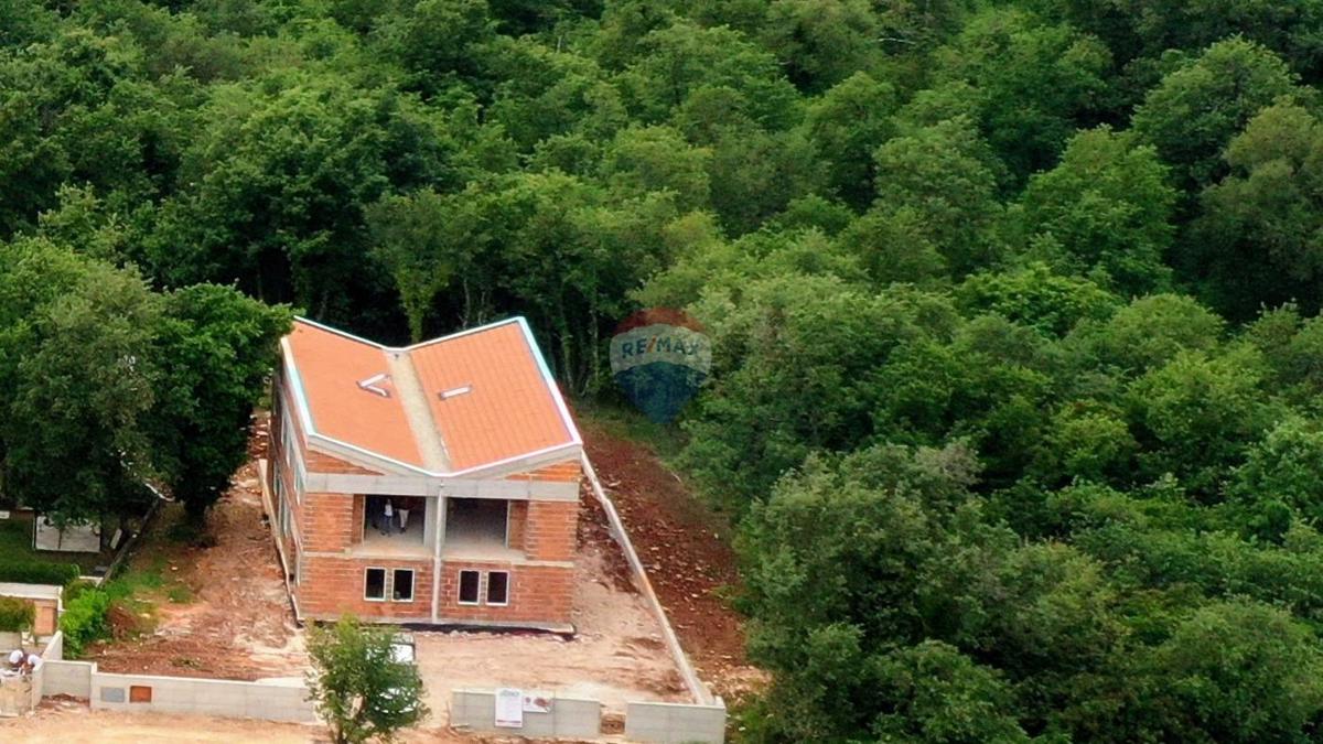 Lovrečica – Dvojček kot investicija ob morju