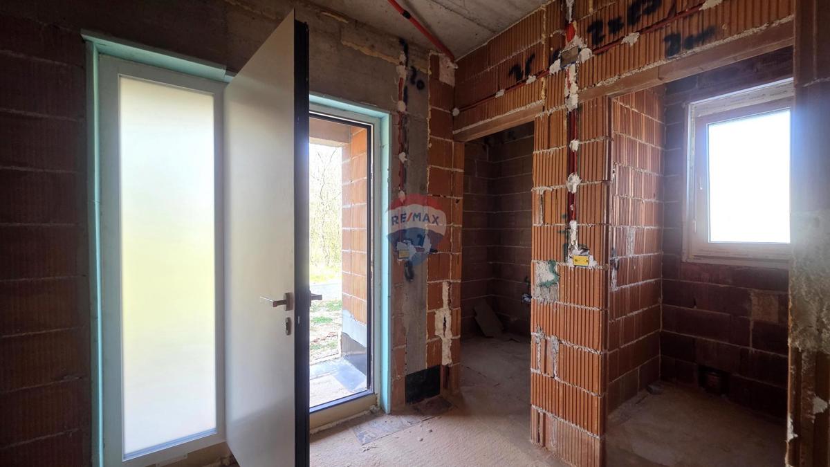 Lovrečica – Dvojček kot investicija ob morju