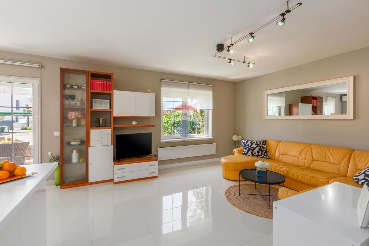 Stanovanje/Apartma Funtana, 65,87m2