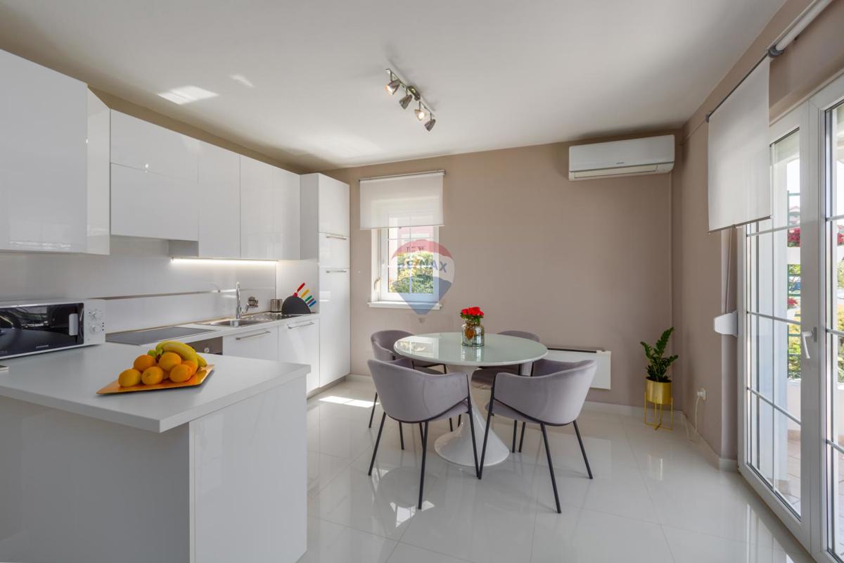 Stanovanje/Apartma Funtana, 65,87m2