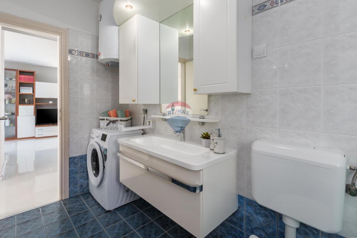 Stanovanje/Apartma Funtana, 65,87m2