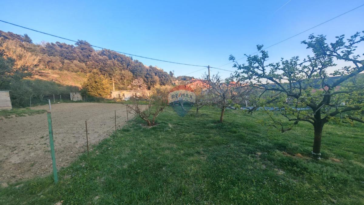 Stavbno zemljišče Kampor, Rab, 1.035m2