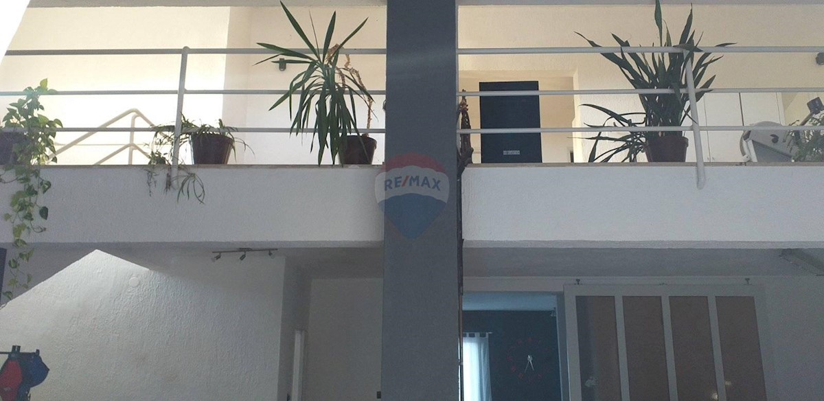 Hiša Pomer, Medulin, 1.350m2