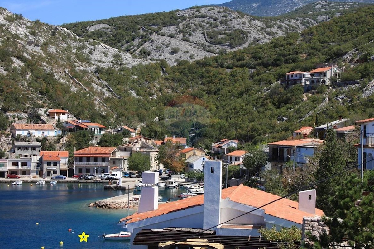 Starigrad, Senj, 810m2