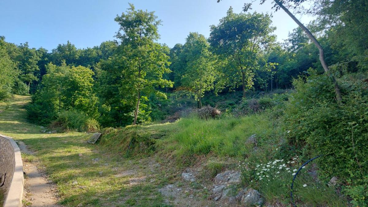 Stavbno zemljišče Matulji, 650m2