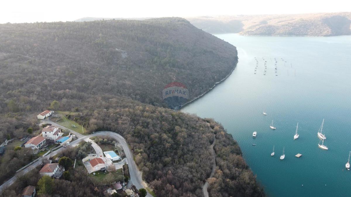 Trget, Raša, 14.730m2
