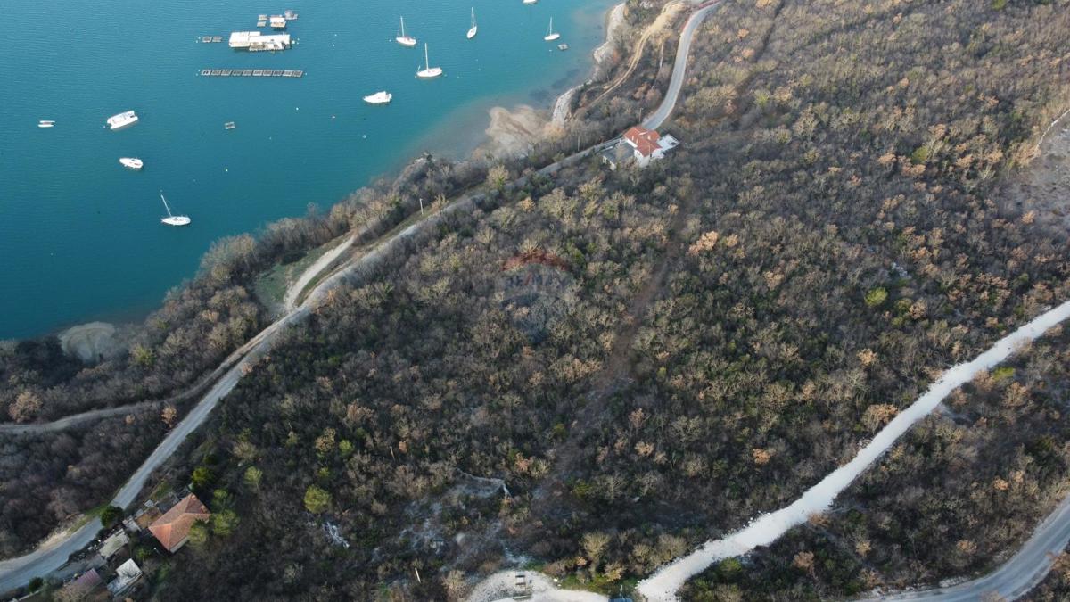 Trget, Raša, 14.730m2