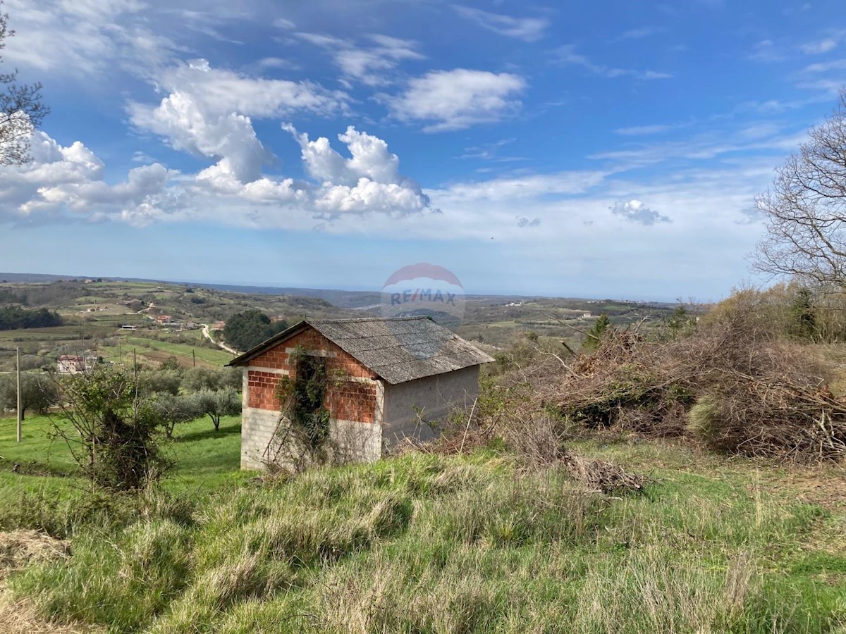 Bijele Zemlje, Grožnjan, 1.533m2