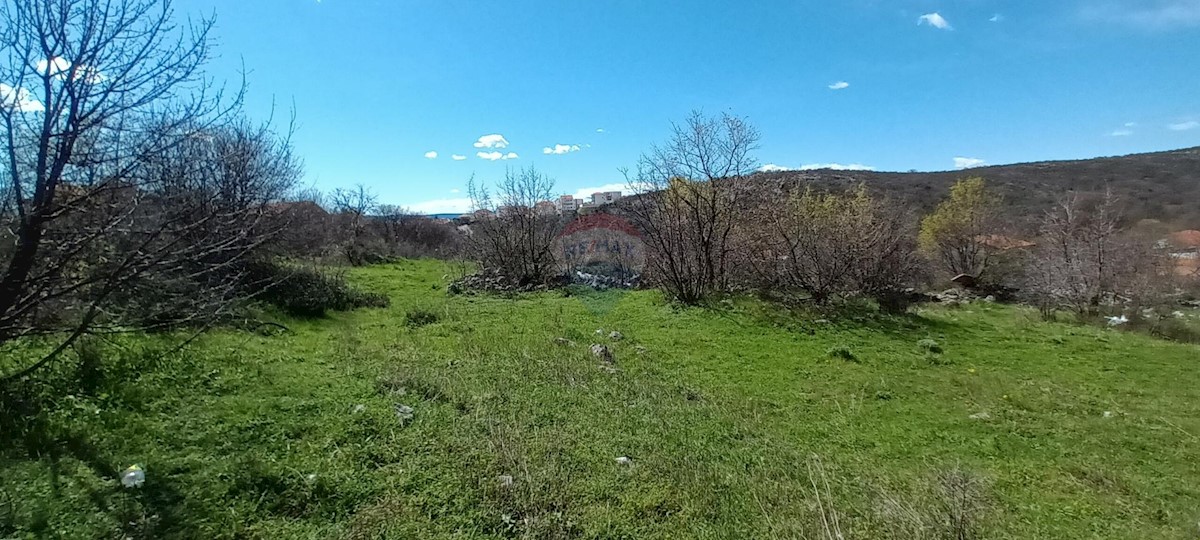 Novi Vinodolski, 1.212m2