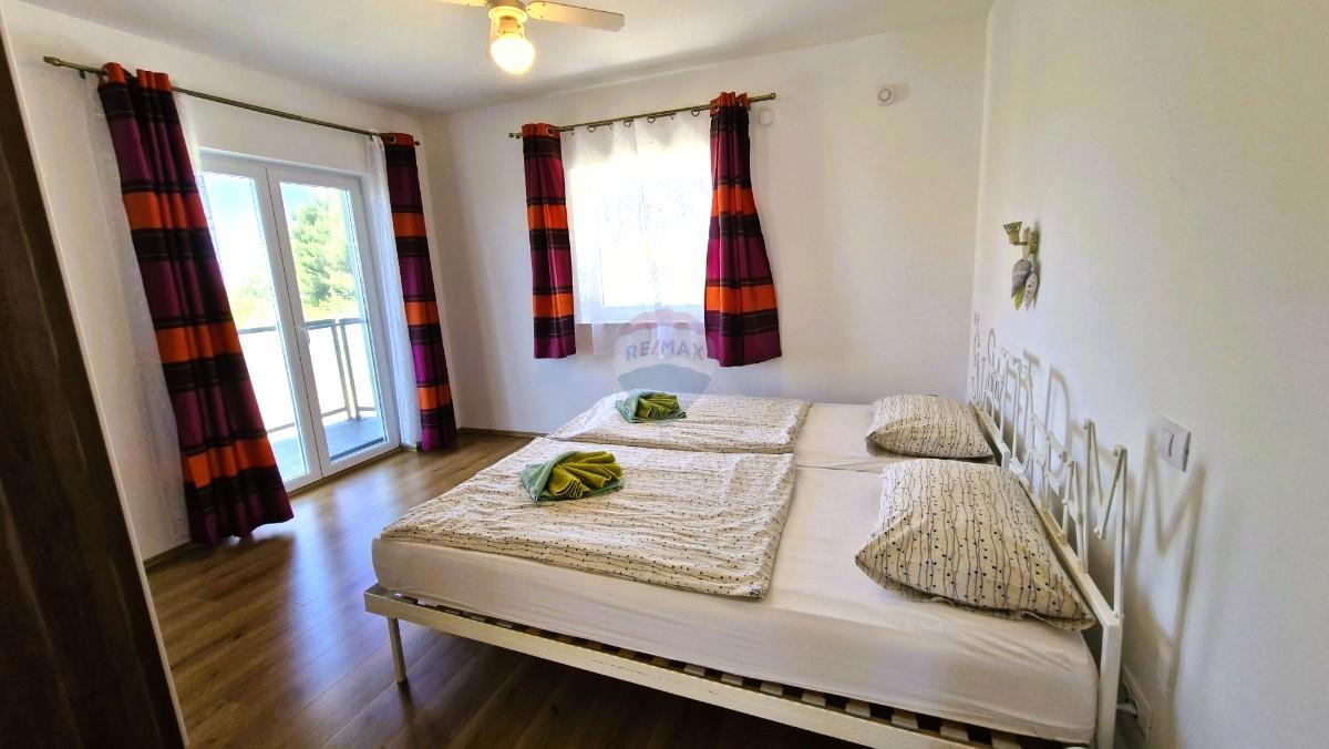 Istra, Medulin – Hiša s strešno teraso in pogledom na morje, 280 m²