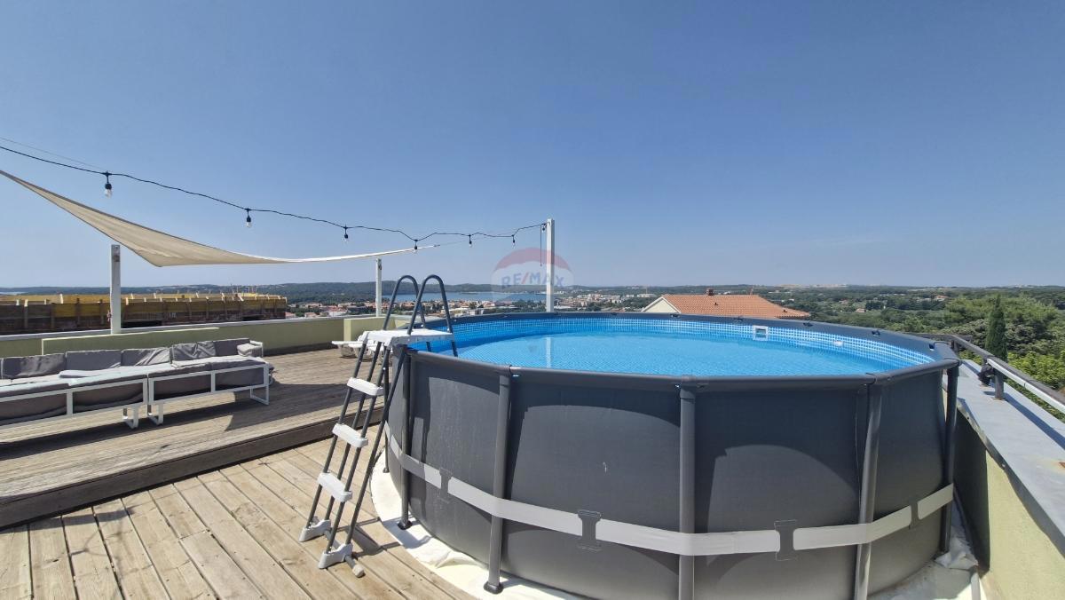 Istra, Medulin – Hiša s strešno teraso in pogledom na morje, 280 m²
