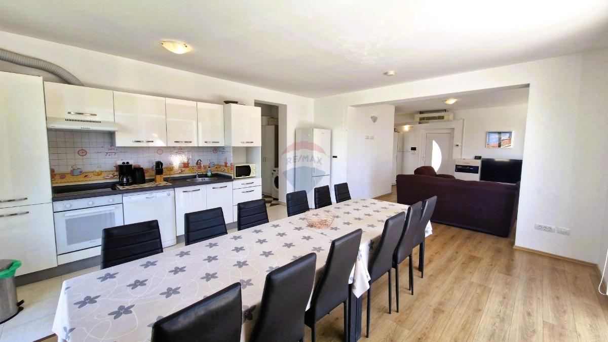 Istra, Medulin – Hiša s strešno teraso in pogledom na morje, 280 m²