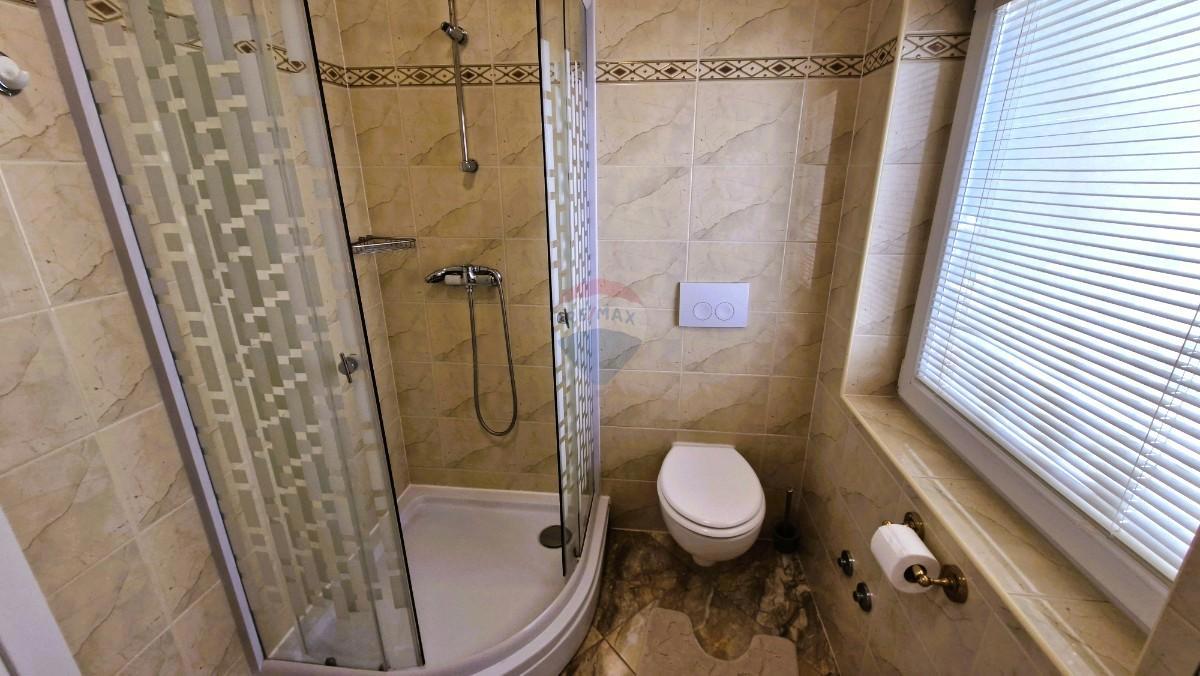 Istra, Medulin – Hiša s strešno teraso in pogledom na morje, 280 m²