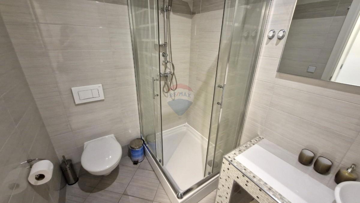 Istra, Medulin – Hiša s strešno teraso in pogledom na morje, 280 m²