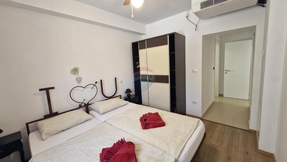 Istra, Medulin – Hiša s strešno teraso in pogledom na morje, 280 m²