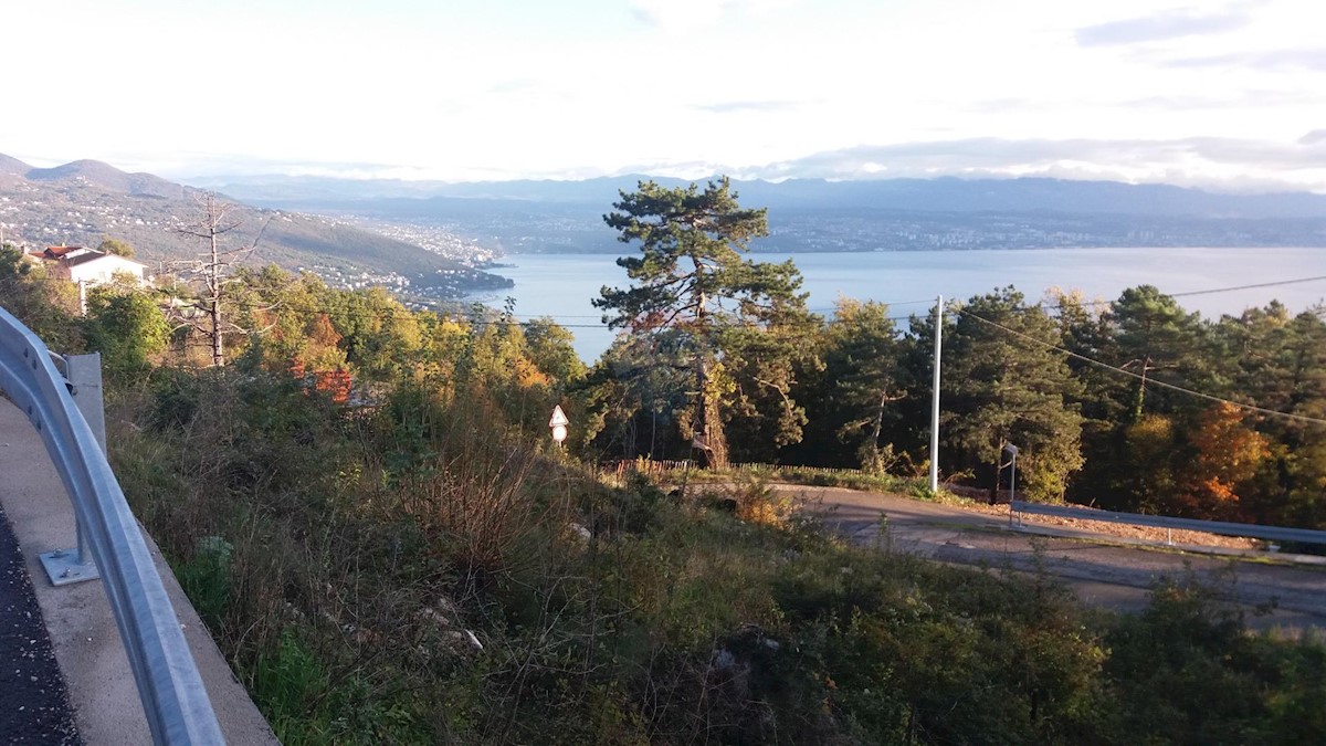 Stavbno zemljišče Tuliševica, Lovran, 601m2