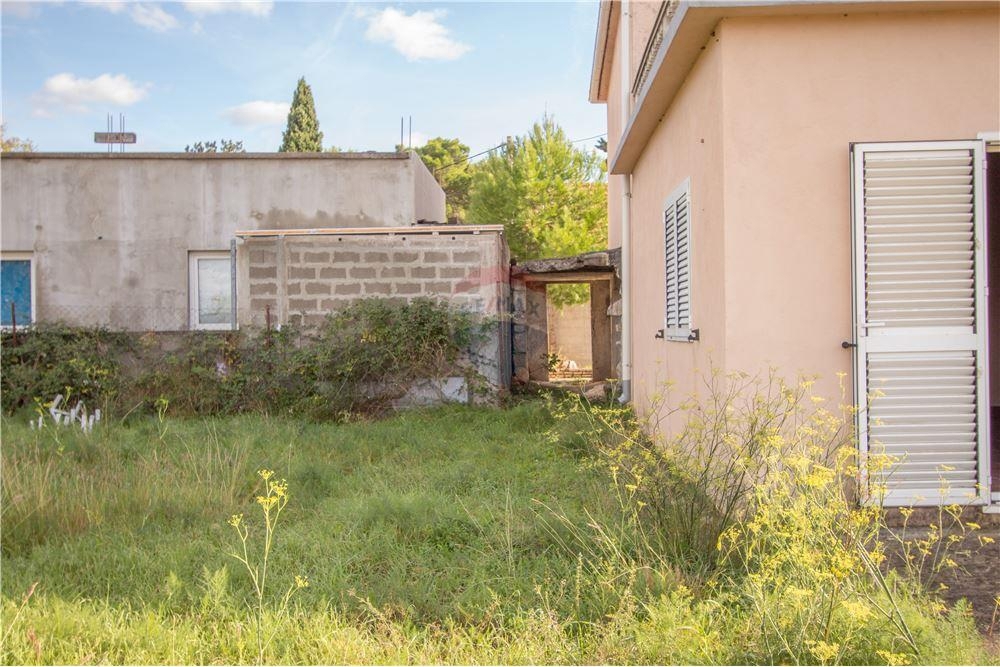 Hiša Gornji Karin, Obrovac, 408m2