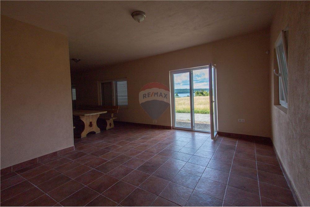 Hiša Gornji Karin, Obrovac, 408m2