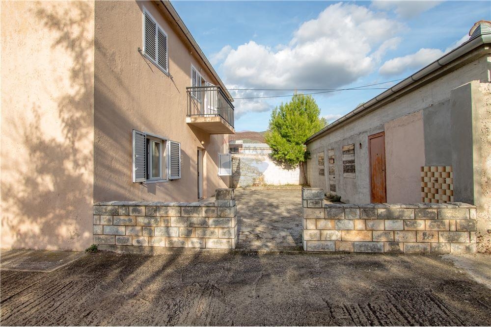 Hiša Gornji Karin, Obrovac, 408m2