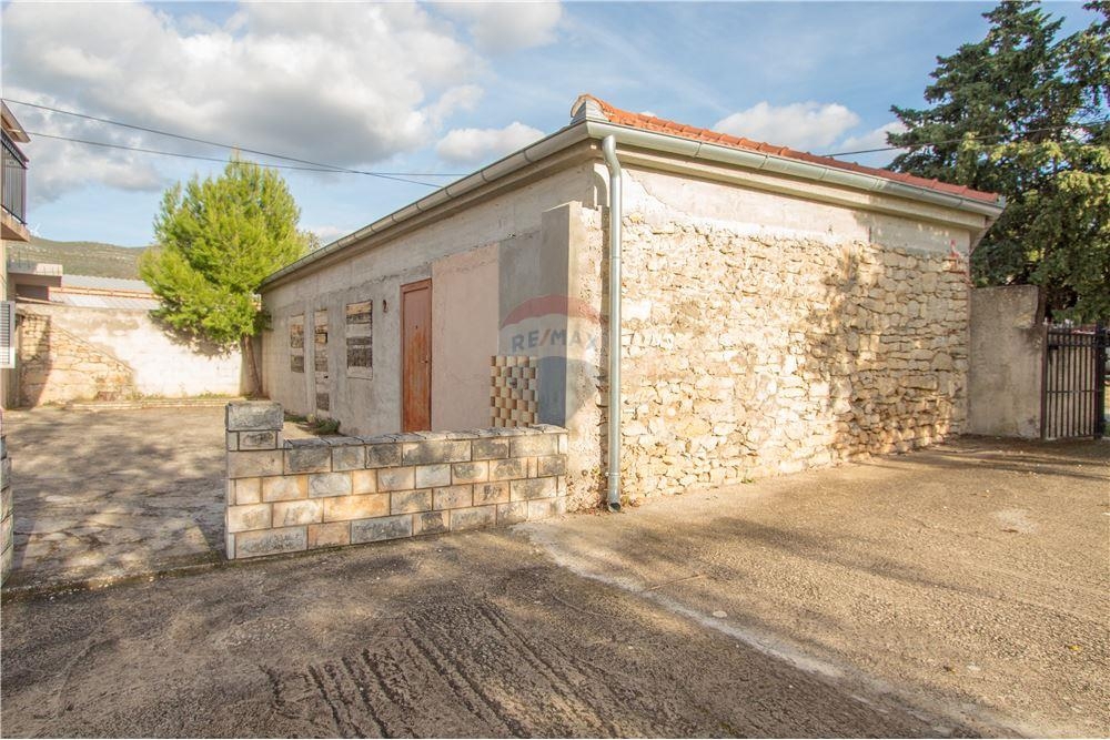 Hiša Gornji Karin, Obrovac, 408m2