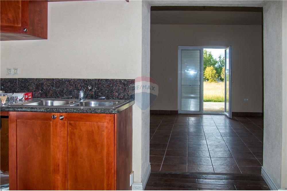 Hiša Gornji Karin, Obrovac, 408m2