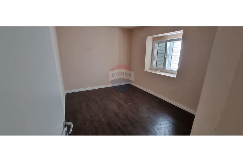 Hiša Gornji Karin, Obrovac, 408m2