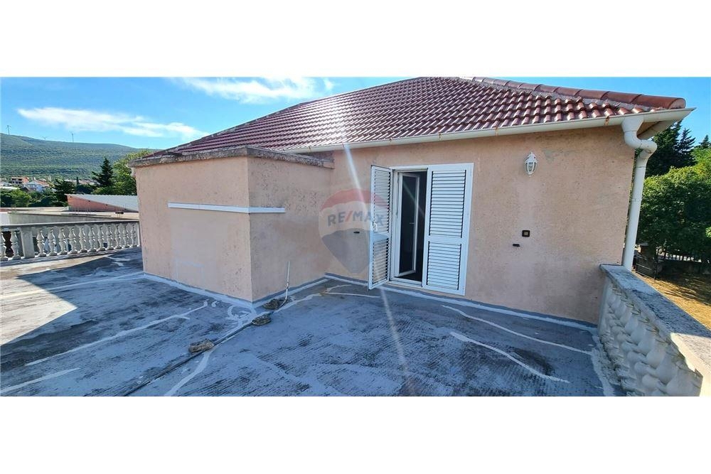 Hiša Gornji Karin, Obrovac, 408m2