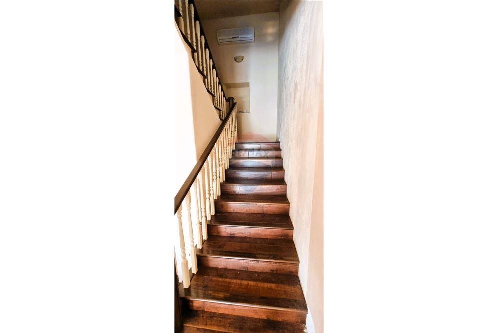 Hiša Gornji Karin, Obrovac, 408m2