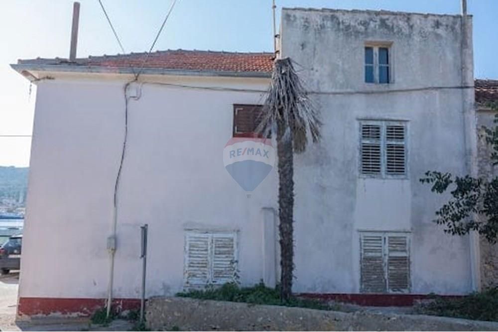 Hiša Sutomišćica, Preko, 170m2