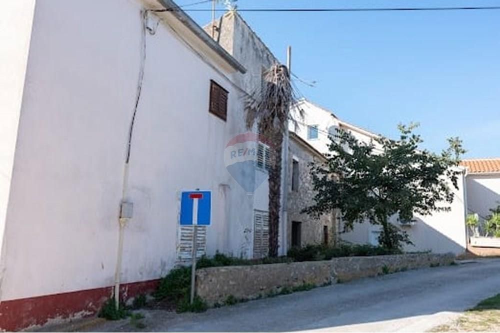 Hiša Sutomišćica, Preko, 170m2