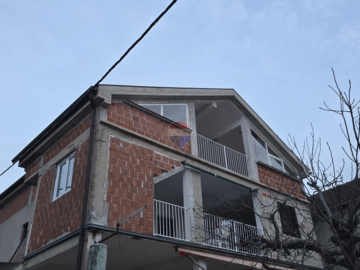 Hiša Gornji Karin, Obrovac, 122,65m2