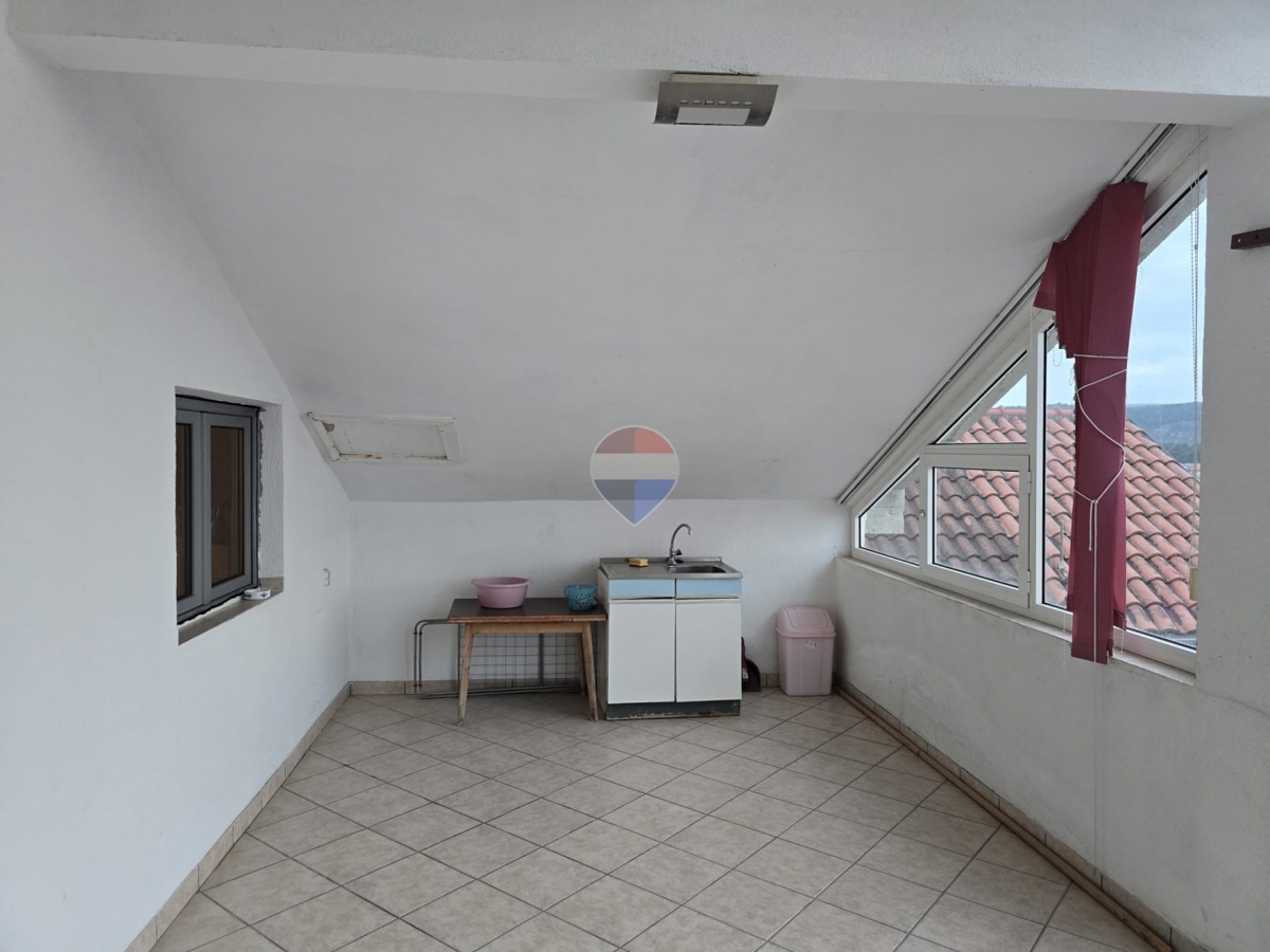 Hiša Gornji Karin, Obrovac, 122,65m2