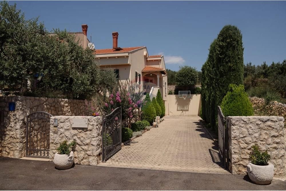 Hiša Kožino, Zadar - Okolica, 880m2