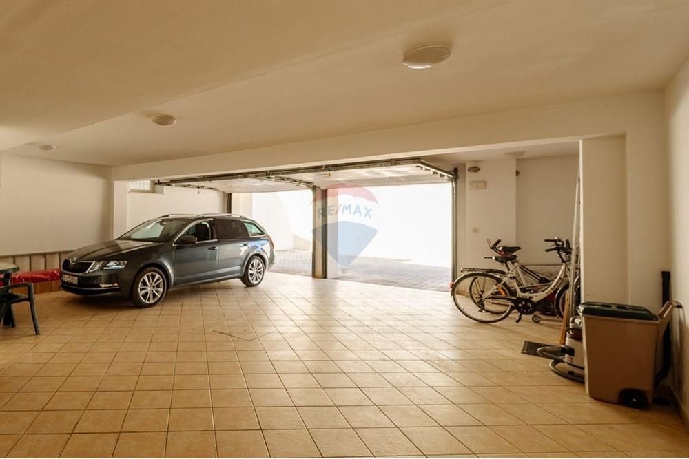 Hiša Kožino, Zadar - Okolica, 880m2